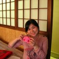 春天遊日本,我真幸福呢!忙裡偷閒,排除萬難就是愛玩.很幸運的是還看到了幾顆剛開花的櫻花樹呢!也意外的在迪斯尼發現自己孩童時的夢想,原來每個女孩都還有著公主夢.