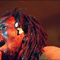 Tiken Jah Fakoly : Singer Tiken Jah Fakoly of Ivory Coast performs on stage of the 'Musiques metisses' festival in Angouleme. (AFP/Alberto Bocos Gil)