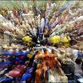 Traders in the oil futures pit work the floor at the New York Mercantile Exchange. (AFP/Stan Honda)