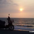 夕陽摩托車