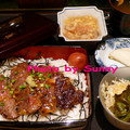 日本中部金澤市「長町武家屋敷」的「鏑木商舖」，附設售有餐點，圖為「和牛井」。