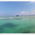 川平灣是日本全國僅有的八處國家指定名勝之一，據稱碧綠的海水在陽光照射下會閃耀出七彩變化。當然，我們在場怎麼照也沒有七種顏色。