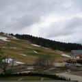 滑雪場的殘雪