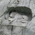 獅子紀念碑受傷的獅子 代表 堅忍的 瑞士 傭兵