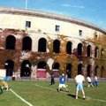哈佛大學旁的足球場