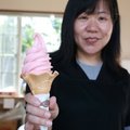 美瑛車站旁的草莓冰淇淋
