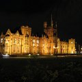 北愛的Queen's University著名夜景，是到Belfast必遊景點之一