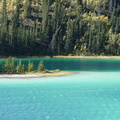Klondike 到加拿大流入Yukon , 形成非常美麗的湖水, 聽說是因為水中某種礦物與海草及光源一起造成的顏色, 所已也叫Emerald Lake