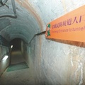 兩岸軍事對峙時代，金門大量建築地下坑道、防空洞、碉堡等工事。2010.3.21聯合報