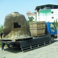 佛像搬運---(2)中型貨車只能容納佛首(以木箱包裝)與佛身