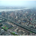 由高空餐廳俯瞰台北