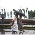 淒風苦雨加噴泉，這個拍婚紗的地點真是夠冷了……（攝於莫斯科著名的勝利廣場。）
