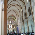 耶誕味-西貢聖母大教堂在小耶誕夜的祈禱民眾