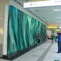 機場站裡的  凝聚的綠寶石