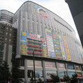 秋葉原超大的Yodobashi Camera賣場大樓