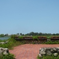 乾隆海堤，位於安平古堡西側，安平小礮台北側，建於清乾隆四十三年(西元1778)，因稱為乾隆海堤。
