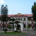 臺南市立公園國民小學，前身為創建於1898年的「花園尋常高等小學校」，1921年改名為「竹園尋常小學校」，1948改名為「公園國民學校」。