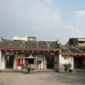 三山國王廟，創建於1742年，是全臺唯一完整的廣東式建築，主祀潮州守護神巾山、獨山、明山三神。現為國家第二級古蹟。