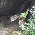 下山途中的小石洞