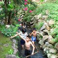 2.淡水還有大圳咧，小朋友自組探險隊，把大圳當溪流，向上游出發！