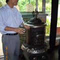 屋內尚保留當年烘培咖啡豆的鍋爐