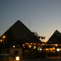由米納皇宮酒店看金字塔