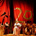 2008年五月11日，母親節。優人神鼓雲腳台灣五十天後，回到台北公演，演出《聽海之心》。今年，也是優人二十週年，其在寧靜中擊鼓的影響力，已經傳播到世界各角落。