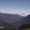 雲海總是伴著山巒