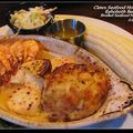 Claws餐廳在當地頗有名，走高價位，
這是我點的『Broiled Seafood Feast』
