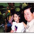 小二的女兒在學校獲獎，父親到場觀禮（攝於2001年）
