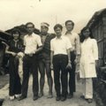 右起：賴美淑、柯景塘(忠孝醫院醫務長)、葉金川、原住民、
柯滄銘(婦產科開業名醫)、游璧如(在美)