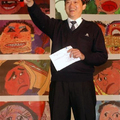 2004年參加「ㄏㄨㄚˋ心情 - 憂鬱情緒抒解兒童青少年繪畫創作徵選活動」頒獎典禮（攝影余瑞霖）