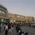 杜拜 mall，傍晚時就已經是人山人海。