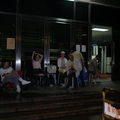 6月11日陳水扁二審宣判，6月10日晚上11點，挺扁人士來了八個，我跟許大姐過來，許大姐找了16個人撐場面，這一次，決定豁出去，跟她們玩到底了。