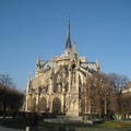 從后面照的巴黎圣母院的