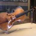在西班牙博物館裡的昂貴Strad 小提琴