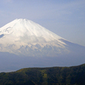遠望富士山的雪景