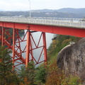 跨越惠那峽斷崖的紅橋
