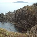 東尋坊海邊，峭壁石頭皆為六角型，聽說澎湖也有此種地形。