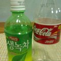 綠茶&可樂~
可樂有韓文喔!(拍ㄉ不好@@...)
2006/6