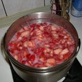 果醬製作-天然草莓果醬材料剛下鍋