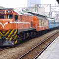 2006,05,20 10:49 FX9 拍攝於新竹火車站牽引128車次