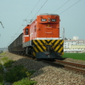 2011,04,23 15:16 FX50 海線193km，牽引1901車次，稻田灌溉抽空拍一下。