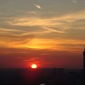 巴黎鐵塔旁的夕陽餘暉