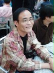 曾任《自立晚報．本土副刊》主編，施明德國會辦公室主任，電視、廣播節目主持人，現為專業作家。著有散文集《旅行的雲》、《手記描寫一種情色》、《蕭索與華麗》、《北緯23.5度》、《幸福在他方》等；短篇小說集《鮭魚的故鄉》、《革命家的夜間生活》；長篇小說《流旅》、《北風之南》、《藍眼睛》等。