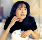 大學時就開始擔任中廣「快樂兒童」執行製作，後擔任「快樂兒童72變」節目主持人。曾入圍79年度廣播金鐘獎最佳兒童節目主持人獎。大學時參加歌唱比賽，拿到最佳演唱獎。1990年出版第一張專輯「我不是那種人」，後陸續出版「停看聽」、「情不自禁」..等個人專輯。主持過台視「綠野仙蹤」旅遊節目、GOOD TV「新家庭樂園」、「觸動的音符」等節目。目前為中廣流行網「美的世界」節目主持人。