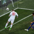 遭停賽兩場處罰的英格蘭射手 10號 Rooney , 一復賽 就用頭球建功 , 球隊 1:0 險勝烏克蘭 搶下D組第一 