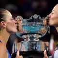 2020 澳網女雙冠軍 左 Timea Babos 及 Kristina Mladenovic  .jpg