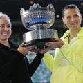 2015澳網女雙冠軍 Mattek-Sands及 Safarova .jpg