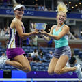 2022 美網女雙冠軍 左 Krejcikova 及 Siniakova  .jpg